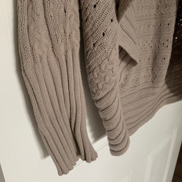 Grey Banana Republic cable knit shrug sweater - Picture 5 of 6